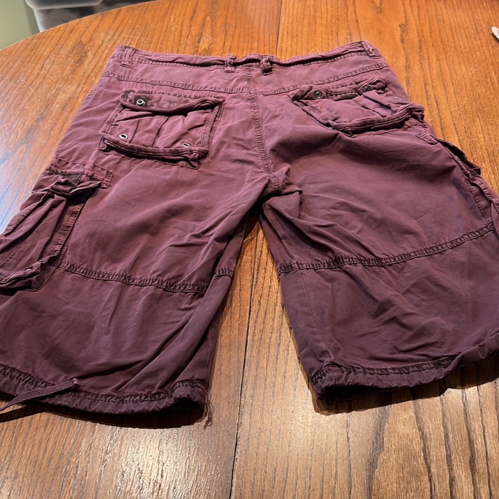 Stone Touch Burgundy Cargo Shorts Size 33 - Picture 6 of 9